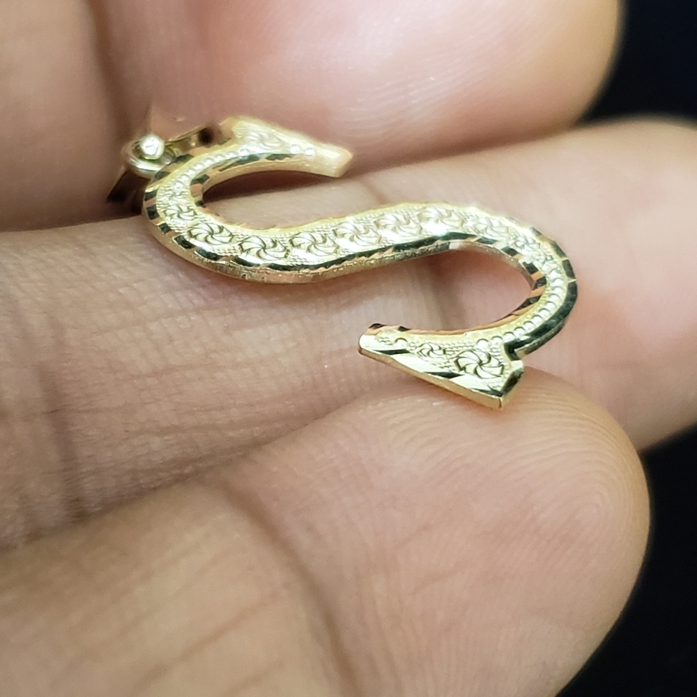 10kt Gold Letter S Pendant - Picture 10 of 11